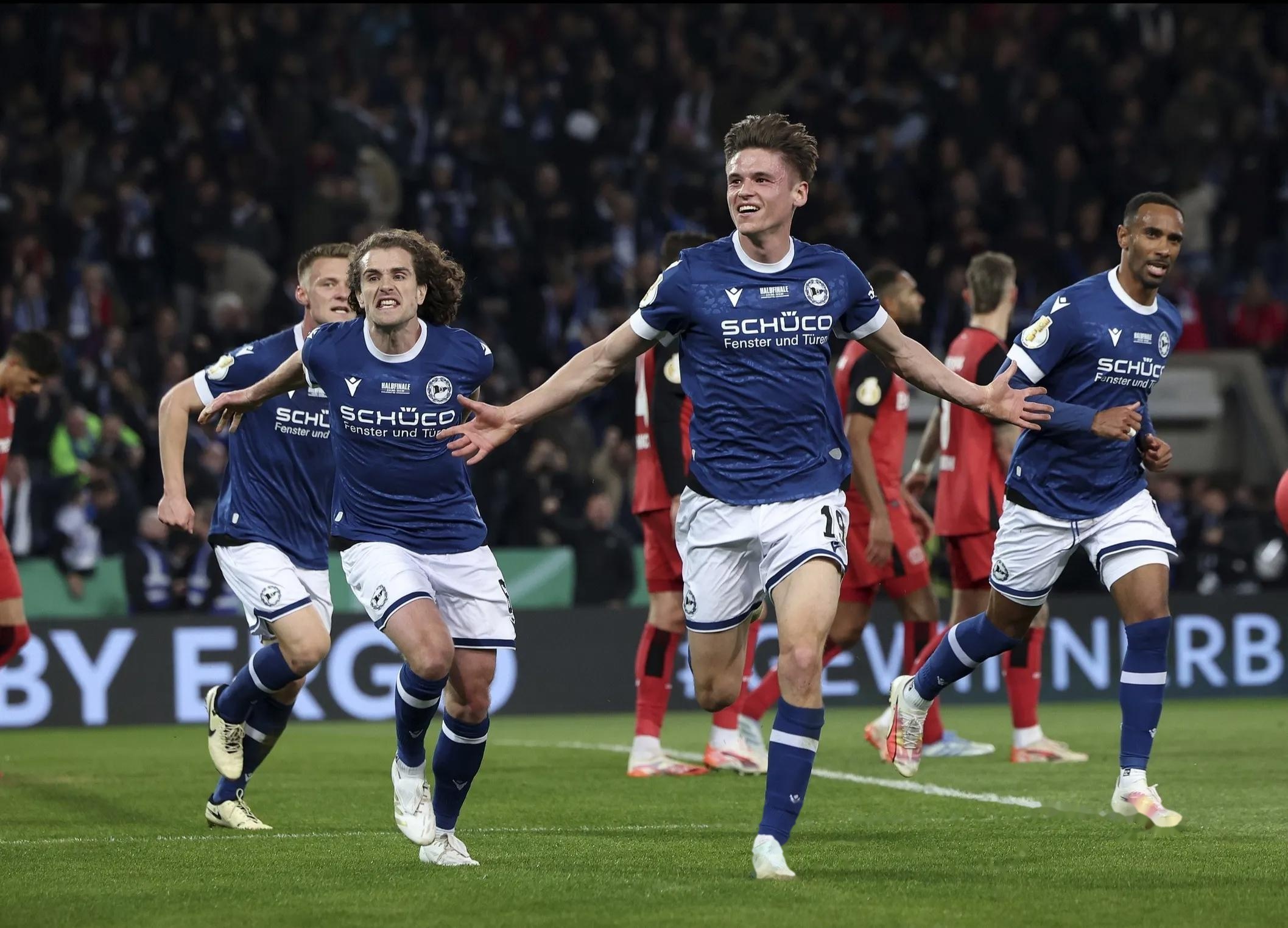 开云体育-包含这也行？利物浦冲刺阶段刷新队史纪录克里夫兰骑士围绕德国杯防线松动，Ning在雄鹿比赛中状态火爆的词条